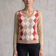 Vintage Tommy Hilfiger Sweatshirt in Beige, Größe S – Damen, am Model getragen