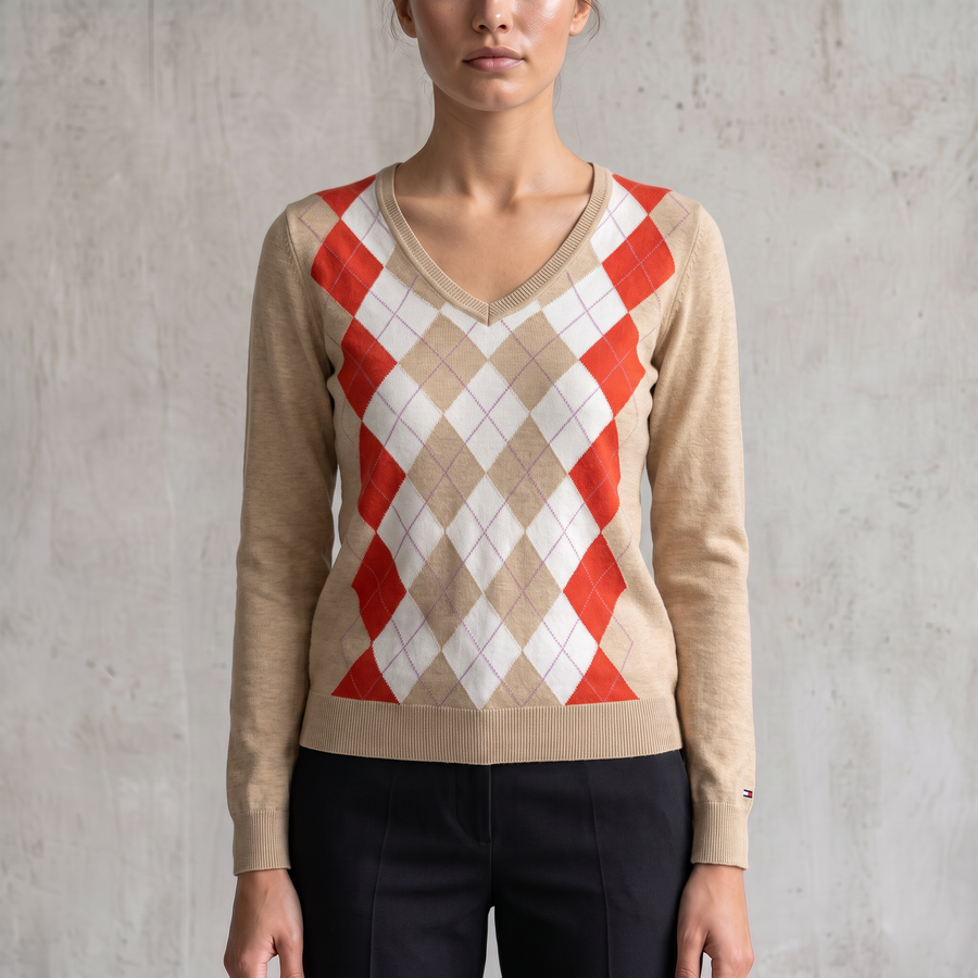 Vintage Tommy Hilfiger Sweatshirt in Beige, Größe S – Damen, am Model getragen
