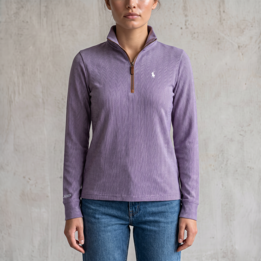 Vintage Ralph Lauren Quarter-Zip Sweatshirt in Lila, Größe M – Damen, am Model getragen